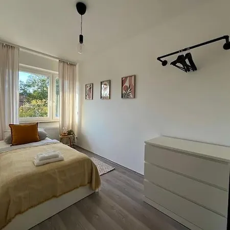 Gemuetliche Nahe Messe Und Flughafen